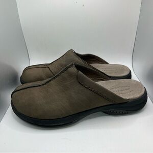 Women’s Merrell Leather Slip-On Shoes Size 8